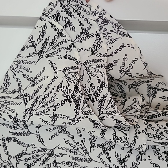 Banana Republic top - Picture 2 of 5